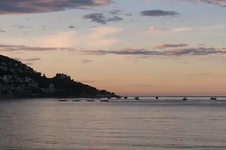 Fantastico Apartamento En Primera Linea De Mar Roses 0*,  Španělsko